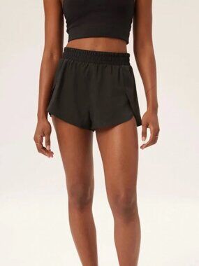 Girlfriend Collective Women's Mid-Rise Trail Shorts